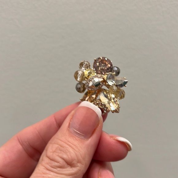 Fun sparkly earrings and ring set - Picture 4 of 4